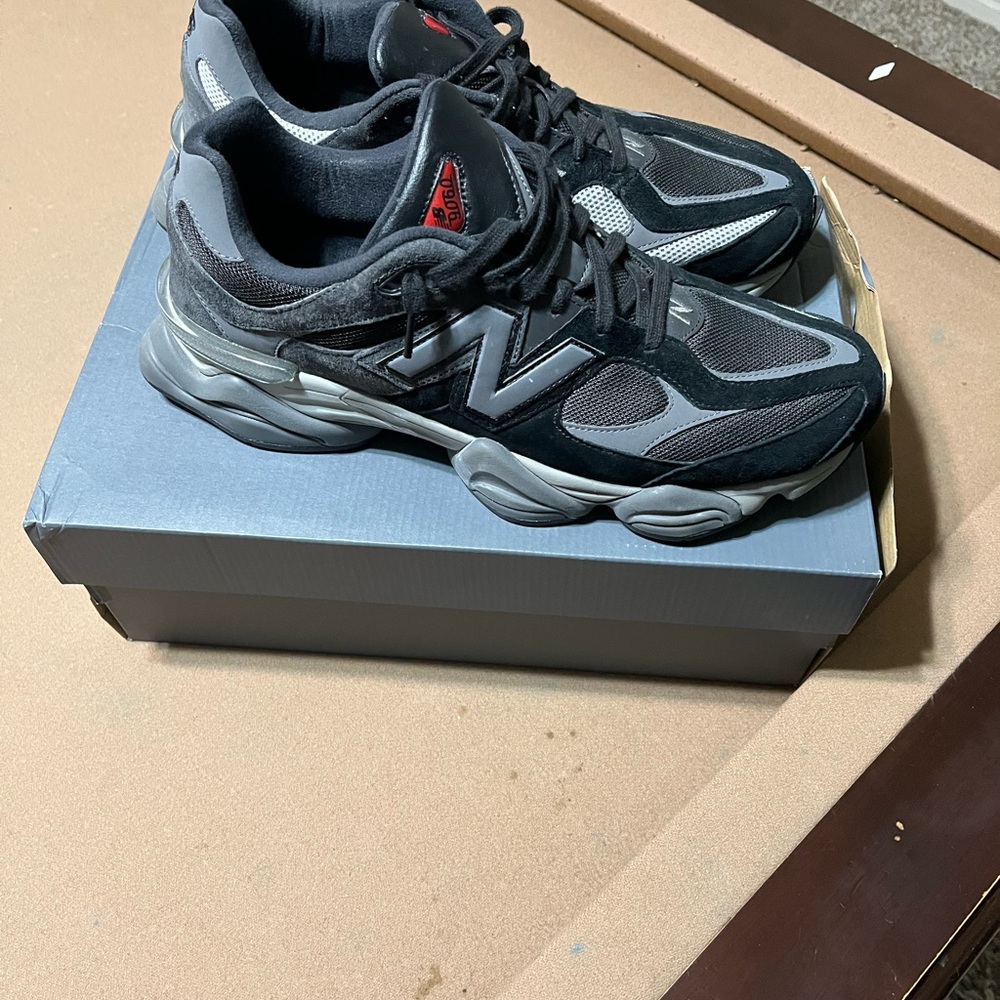 New Balance Black and Gray Lifestyle Shoes